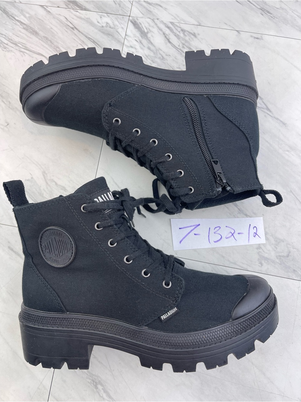 Palladium women’s 7 black canvas zip lace combat ankle boots